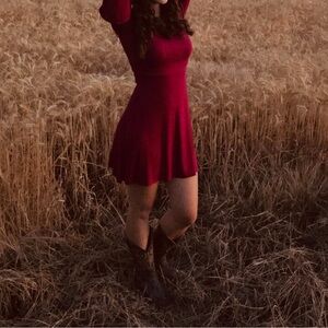 Women’s Arizona Jean Company Burgundy Dress with Bell Sleeved. Size S.